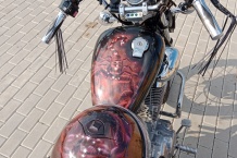 Originální airbrush design helmy na míru k motorce.